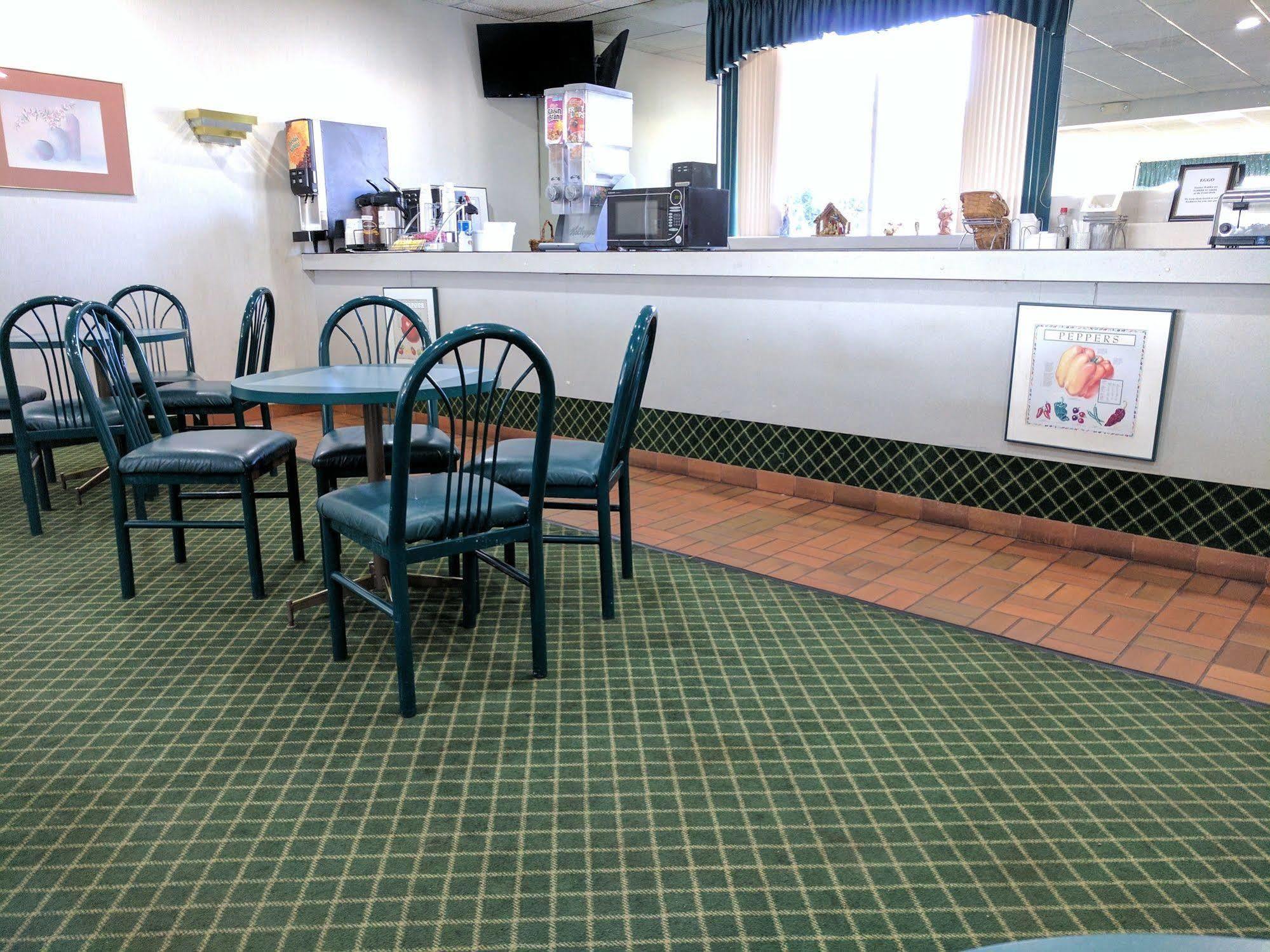 Sprucewood Inn Elyria Εξωτερικό φωτογραφία